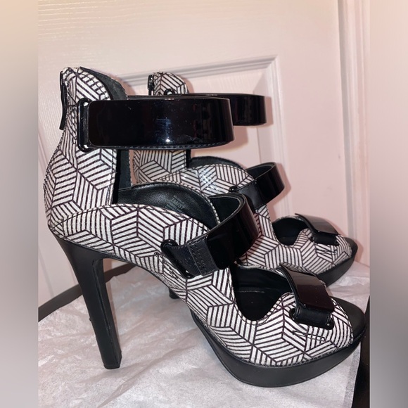 BCBGeneration Gala Platform Sandal; Women’s Size 7M - Picture 2 of 9